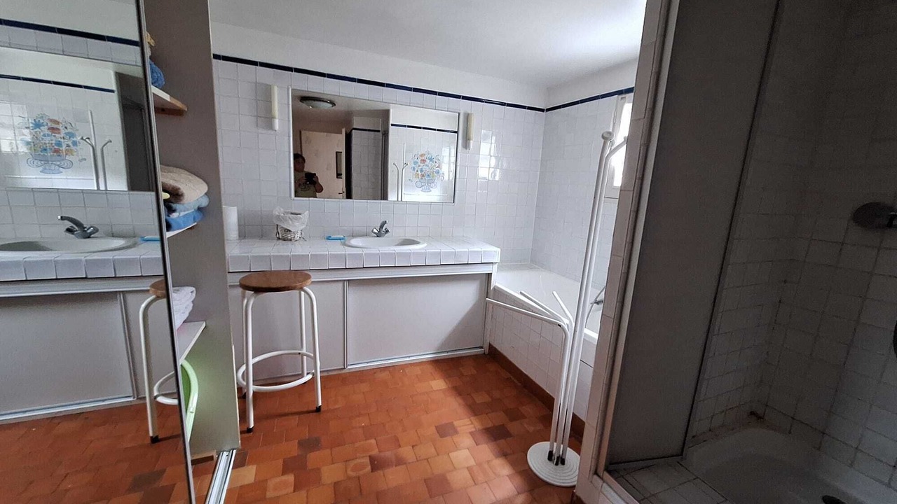 Photo of Bathroom in Mansigne