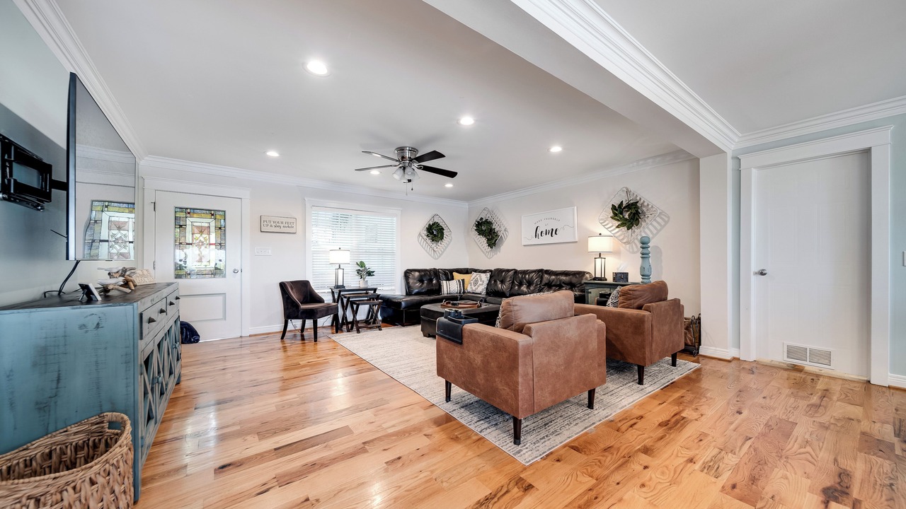 Photo of Livingroom in Coopertown