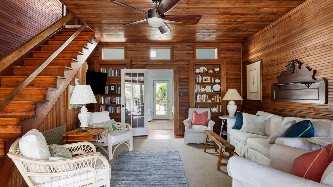 Photo of Livingroom in Sullivan's Island