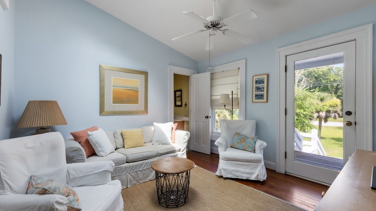 Photo of Livingroom in Sullivan's Island