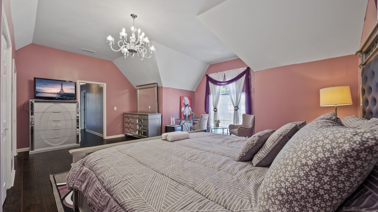 Photo of Bedroom in Irondale