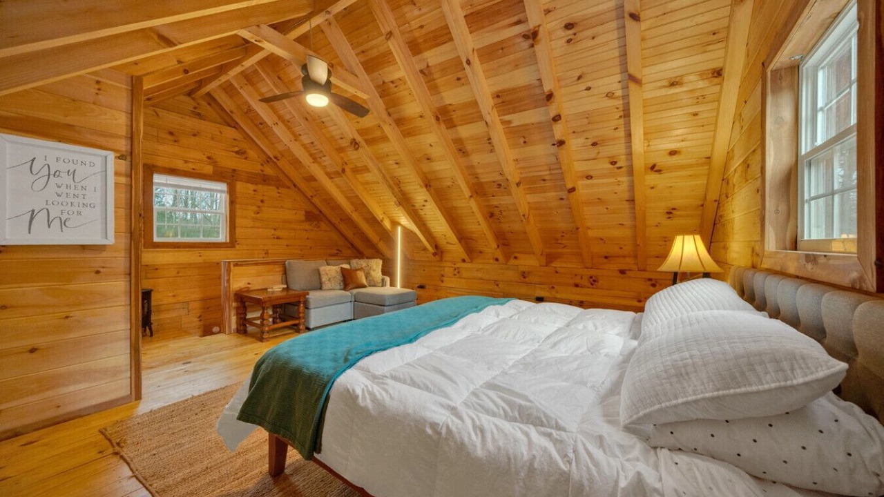 Photo of Bedroom in Jamestown