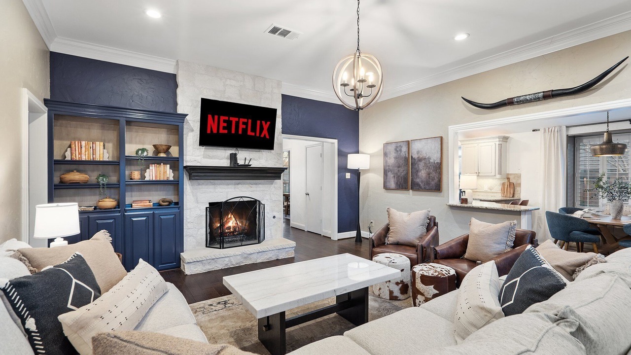 Photo of Livingroom in North Central Carrollton