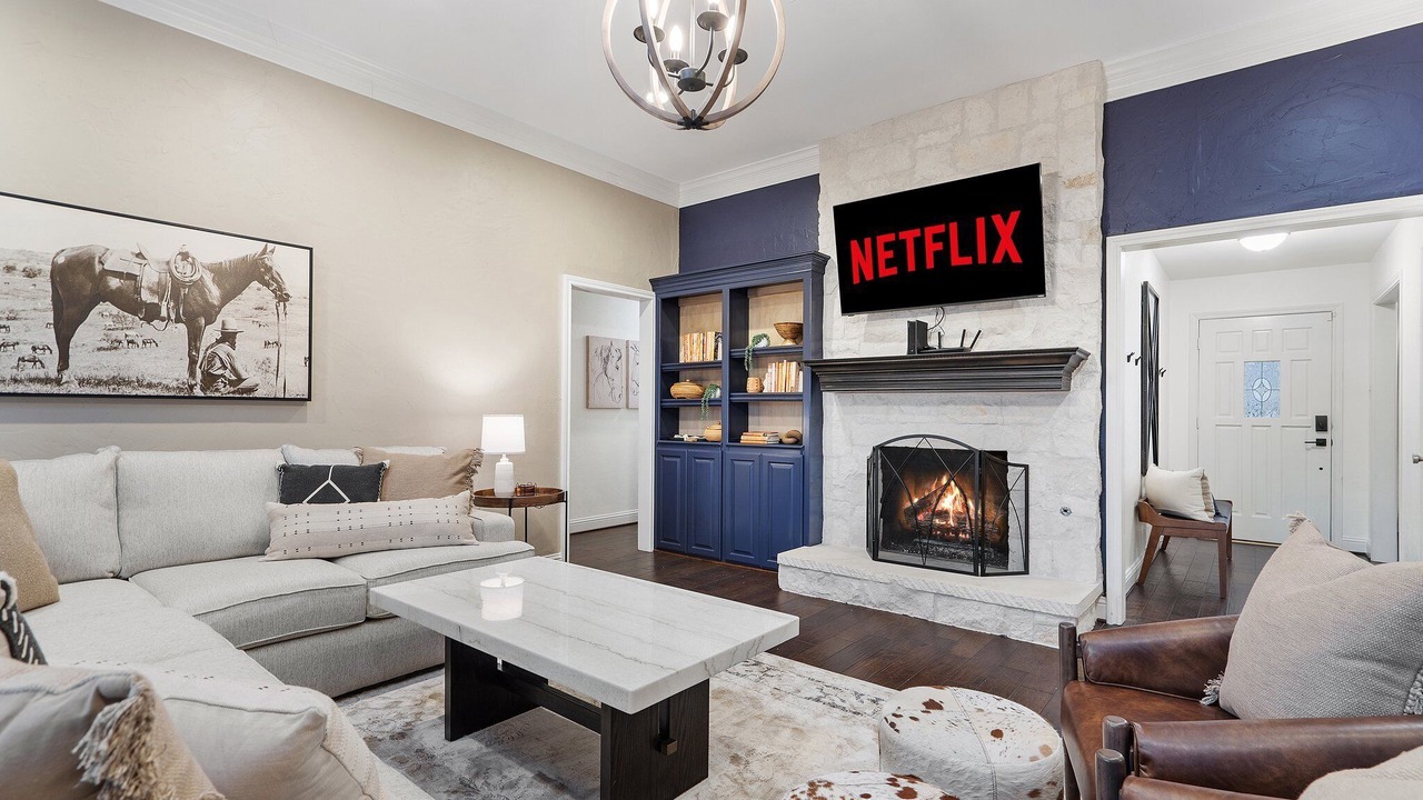 Photo of Livingroom in North Central Carrollton