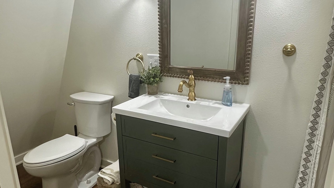 Photo of Bathroom in Hawkins