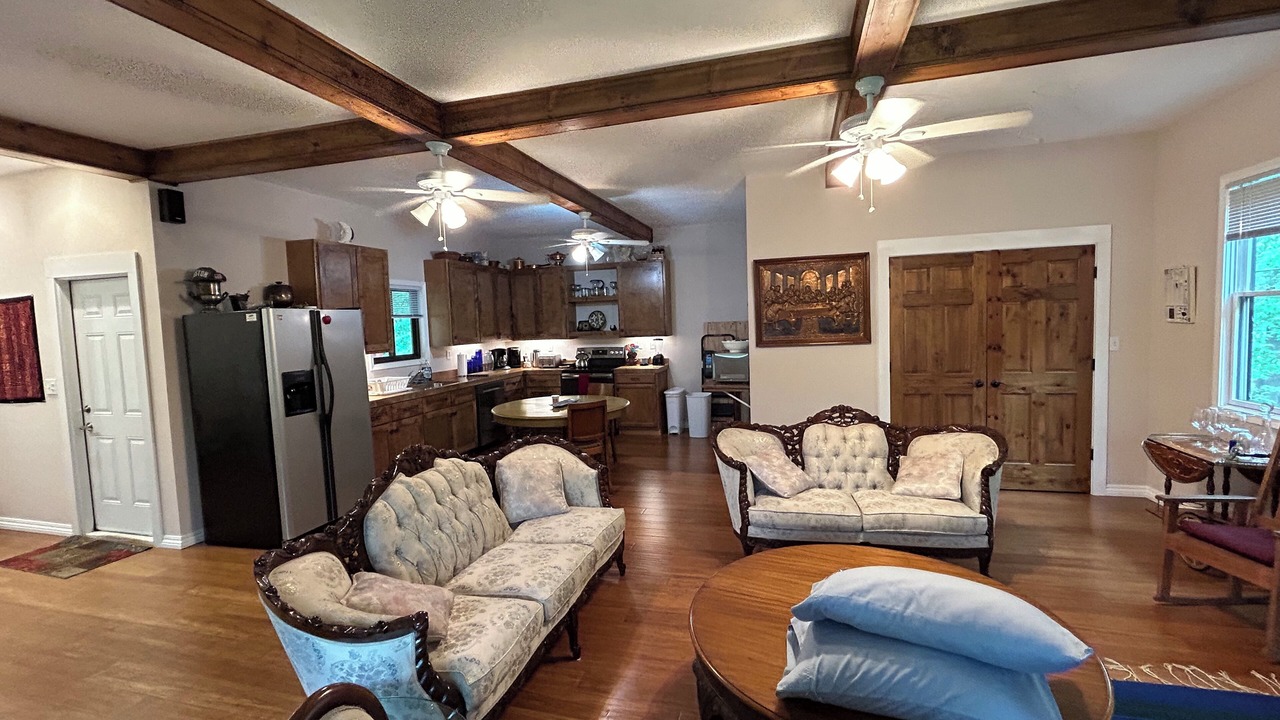 Photo of Livingroom in Highland