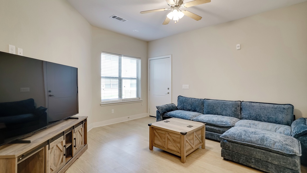 Photo of Bedroom in Crowley