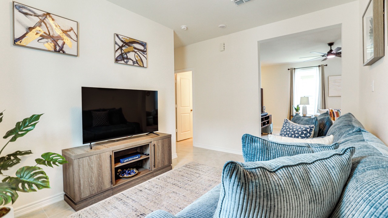 Photo of Livingroom in Elmendorf