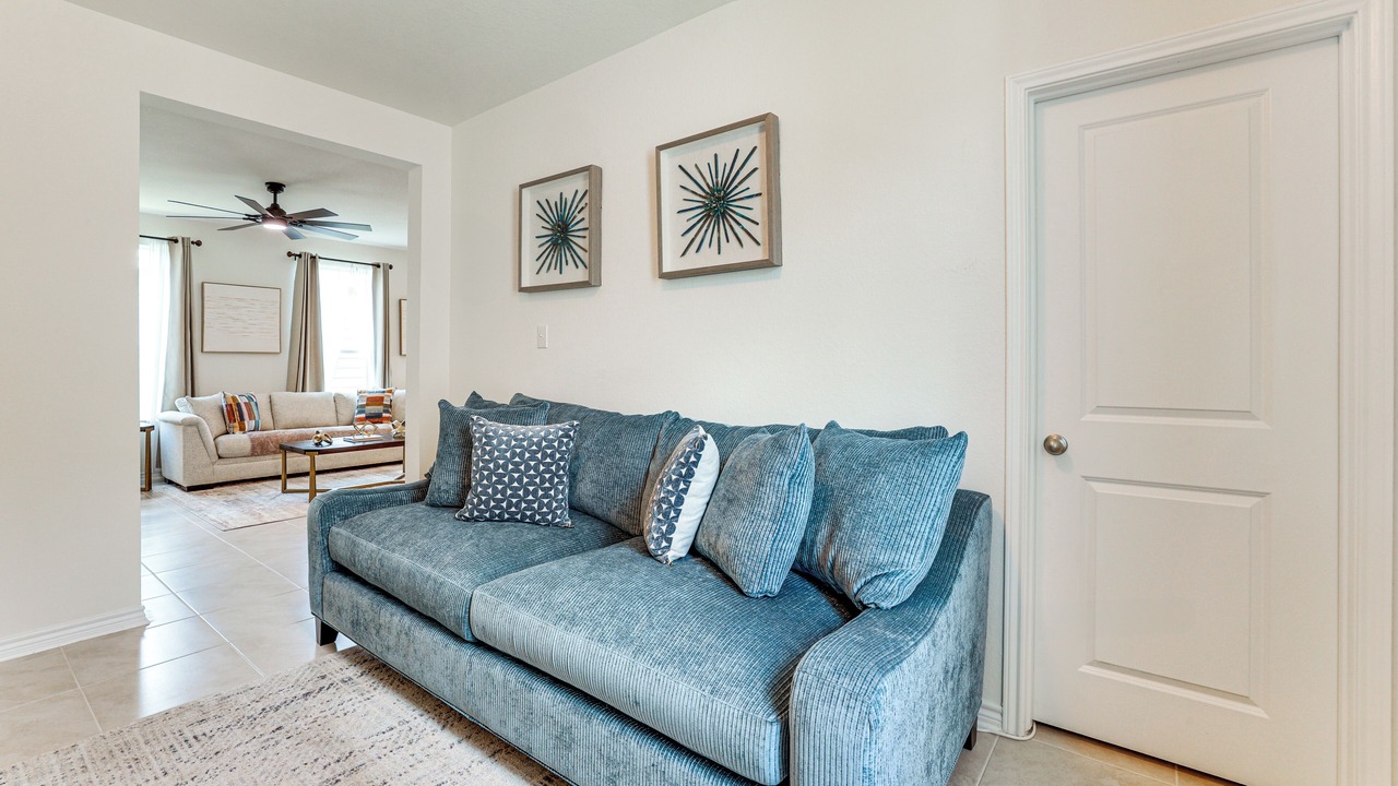 Photo of Livingroom in Elmendorf