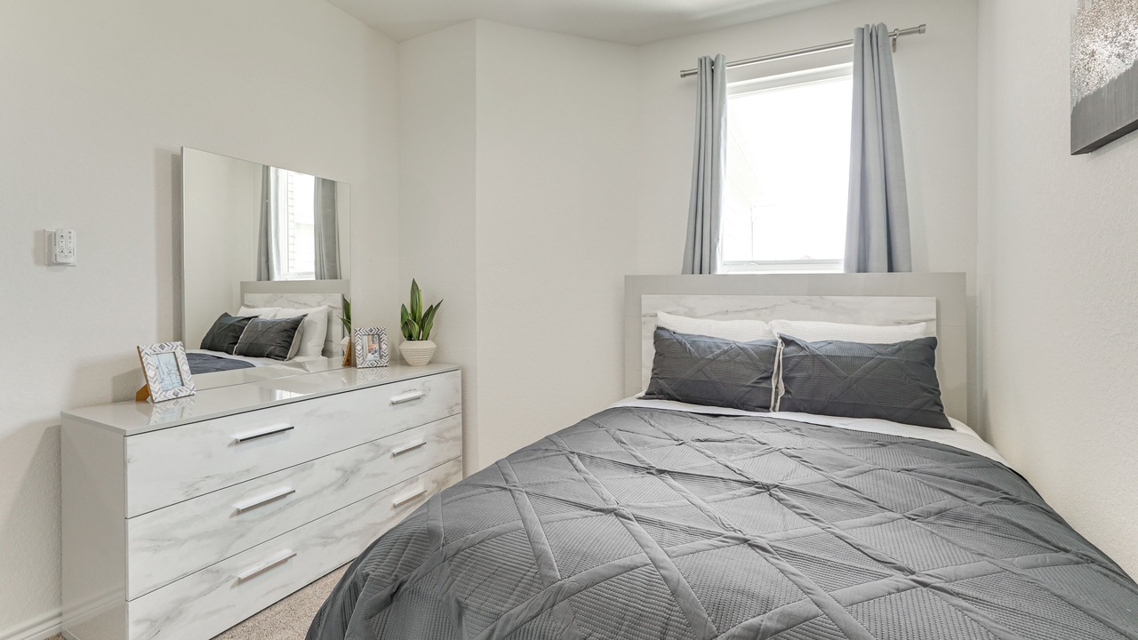 Photo of Bedroom in Elmendorf
