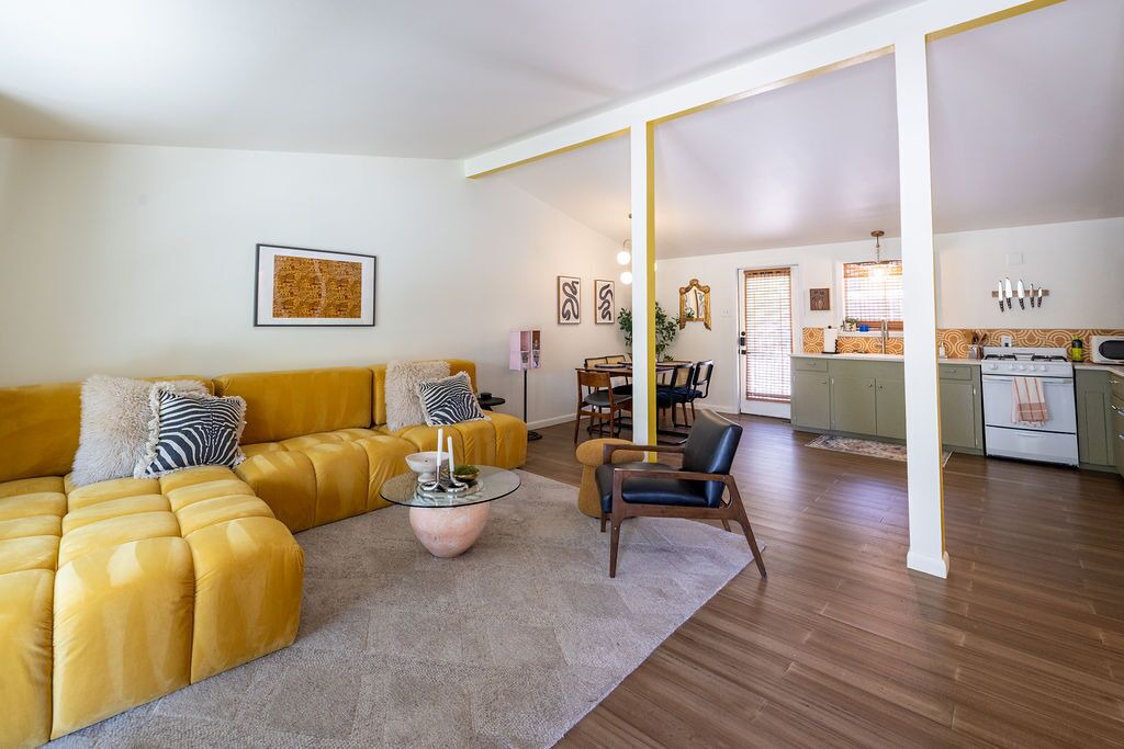 Photo of Livingroom in Clarksville