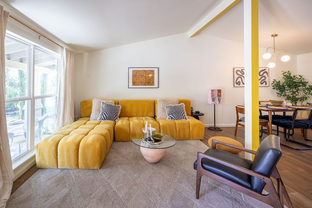 Photo of Livingroom in Clarksville