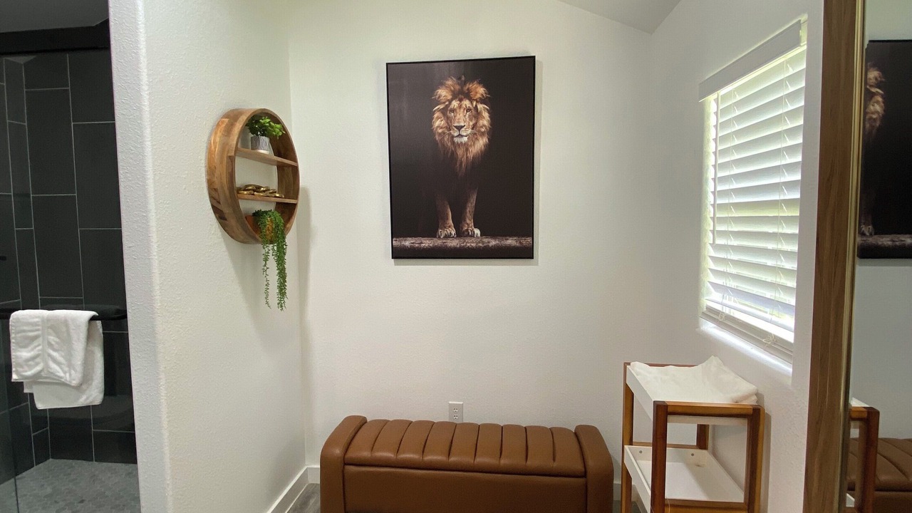 Photo of Bathroom in Pointblank