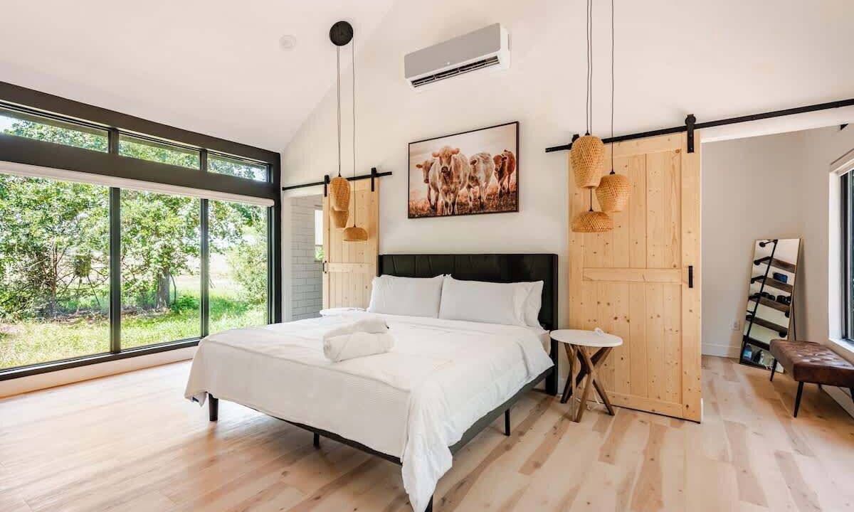 Photo of Bedroom in Cedar Creek