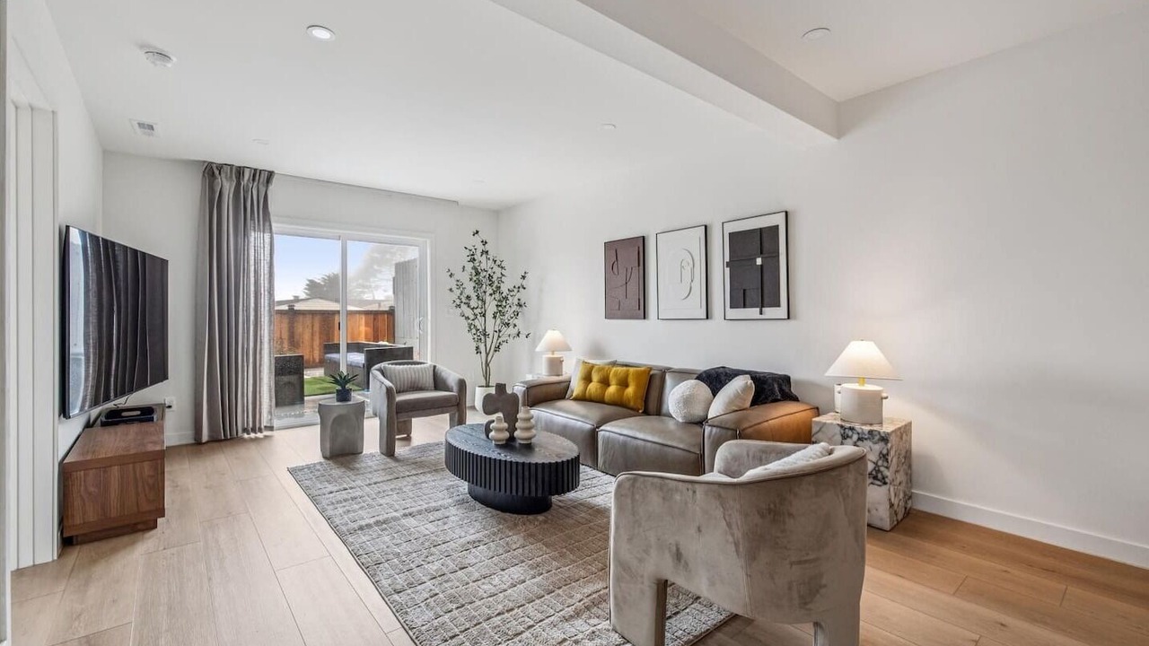 Photo of Livingroom in Serramonte