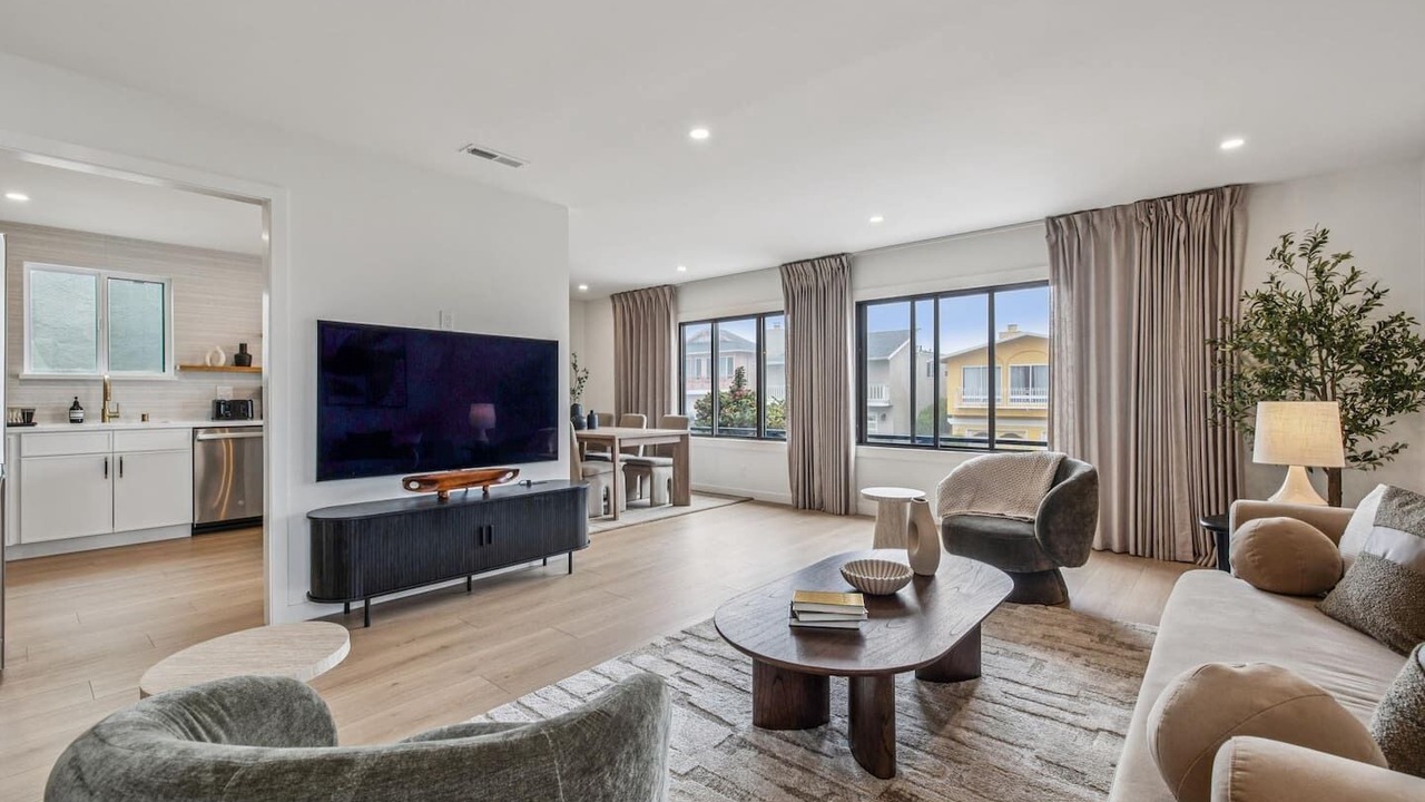 Photo of Livingroom in Serramonte