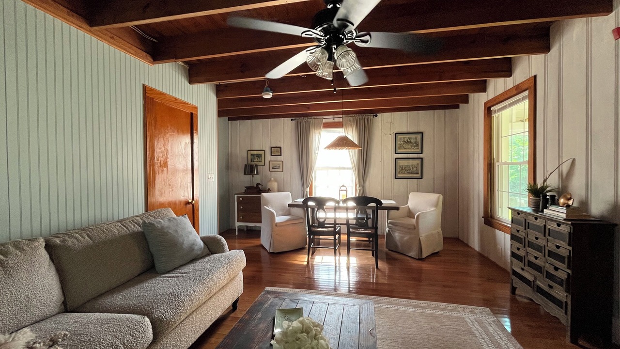 Photo of Livingroom in Mount Holly