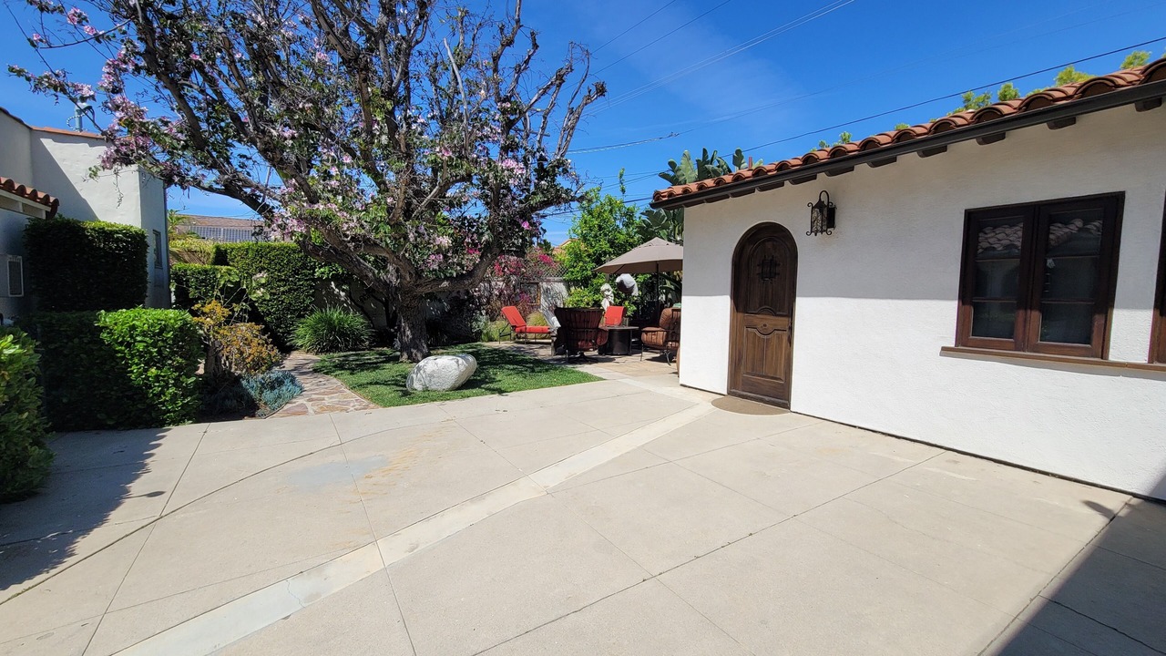 Photo of Patio Balcony in Fairfax District