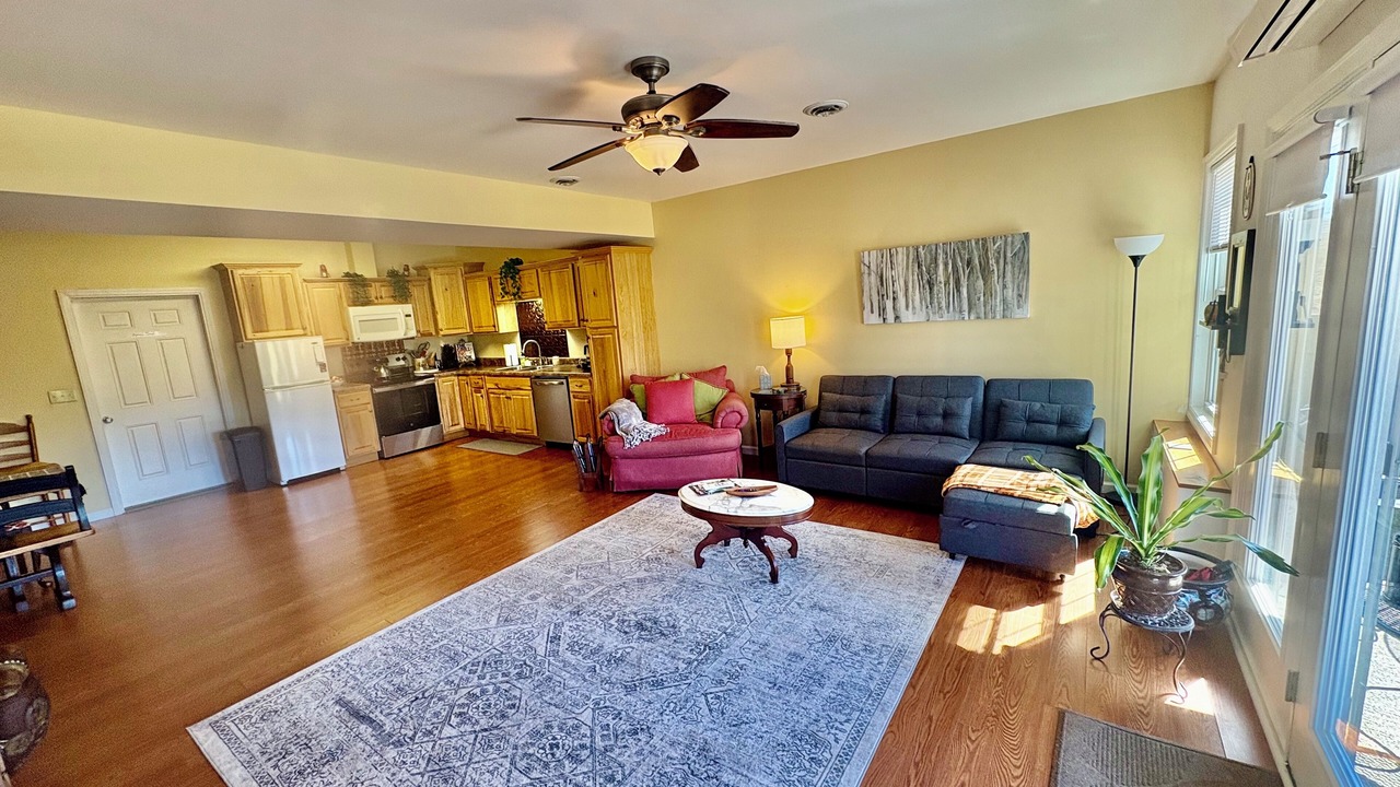 Photo of Livingroom in Floyd