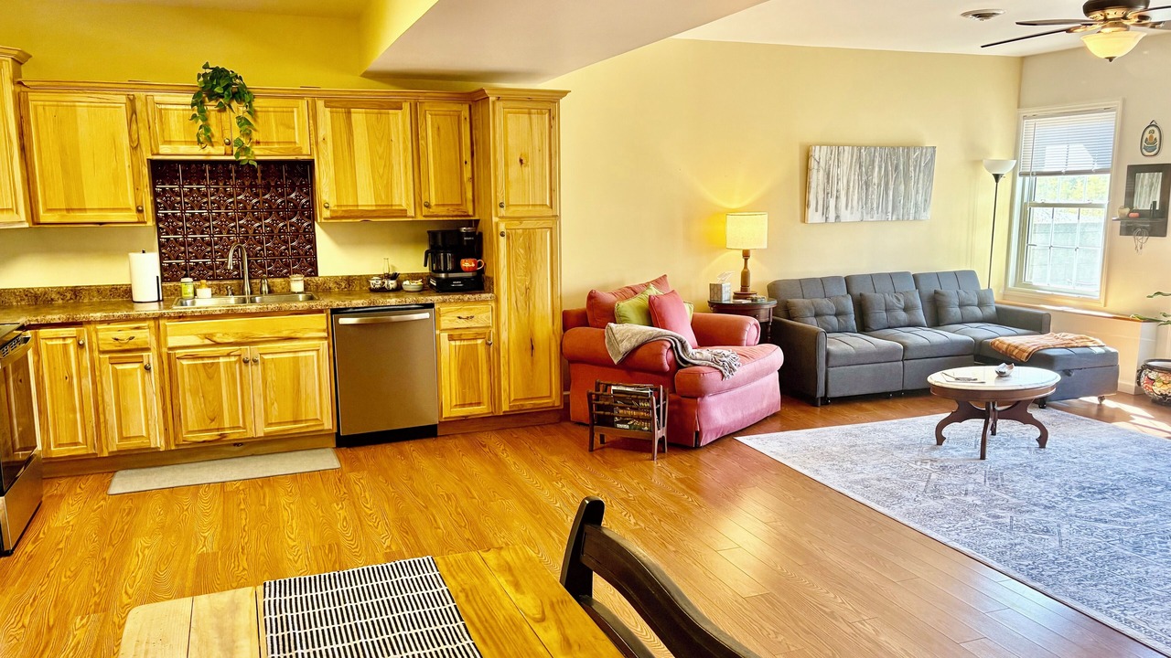 Photo of Livingroom in Floyd
