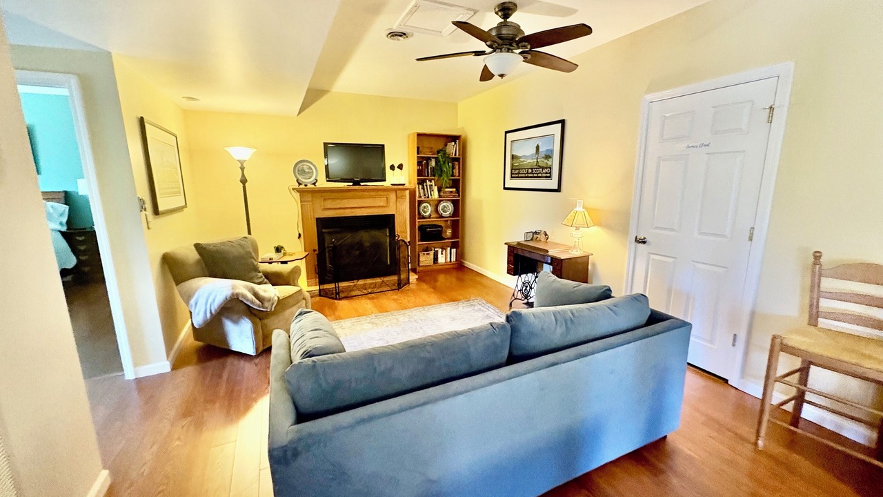 Photo of Livingroom in Floyd
