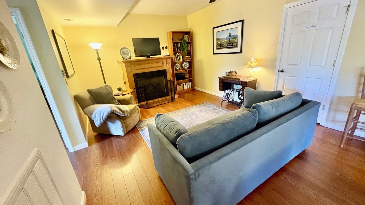 Photo of Livingroom in Floyd