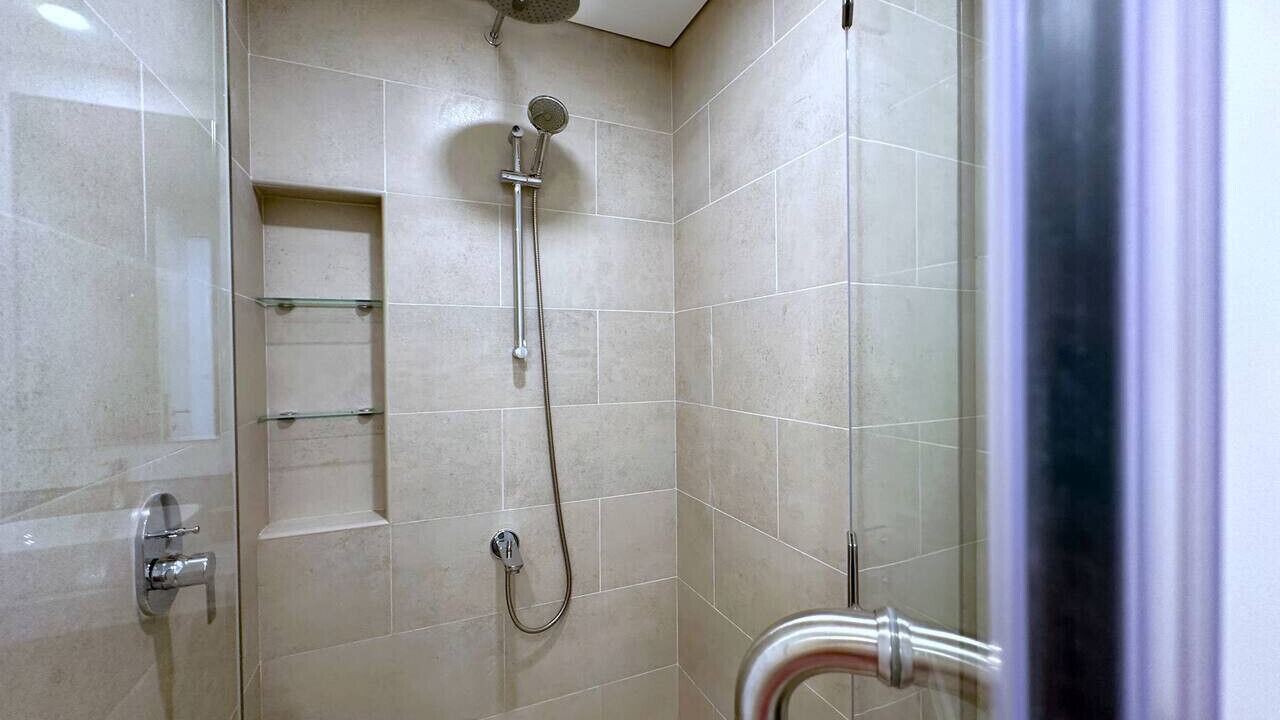 Photo of Bathroom in Umm Suqeim 3