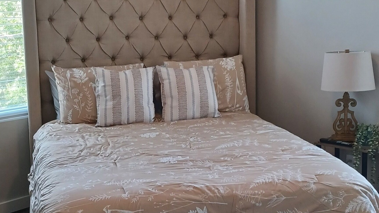 Photo of Bedroom in Manor
