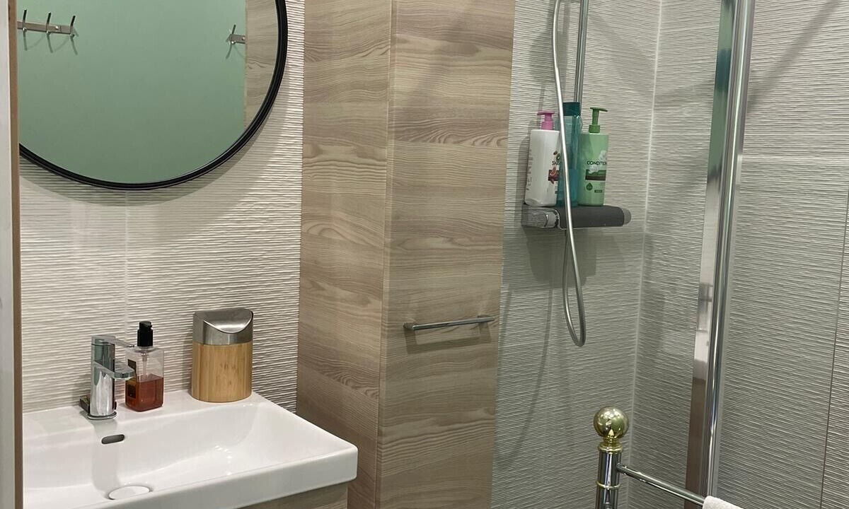 Photo of Bathroom in Saint-Genis