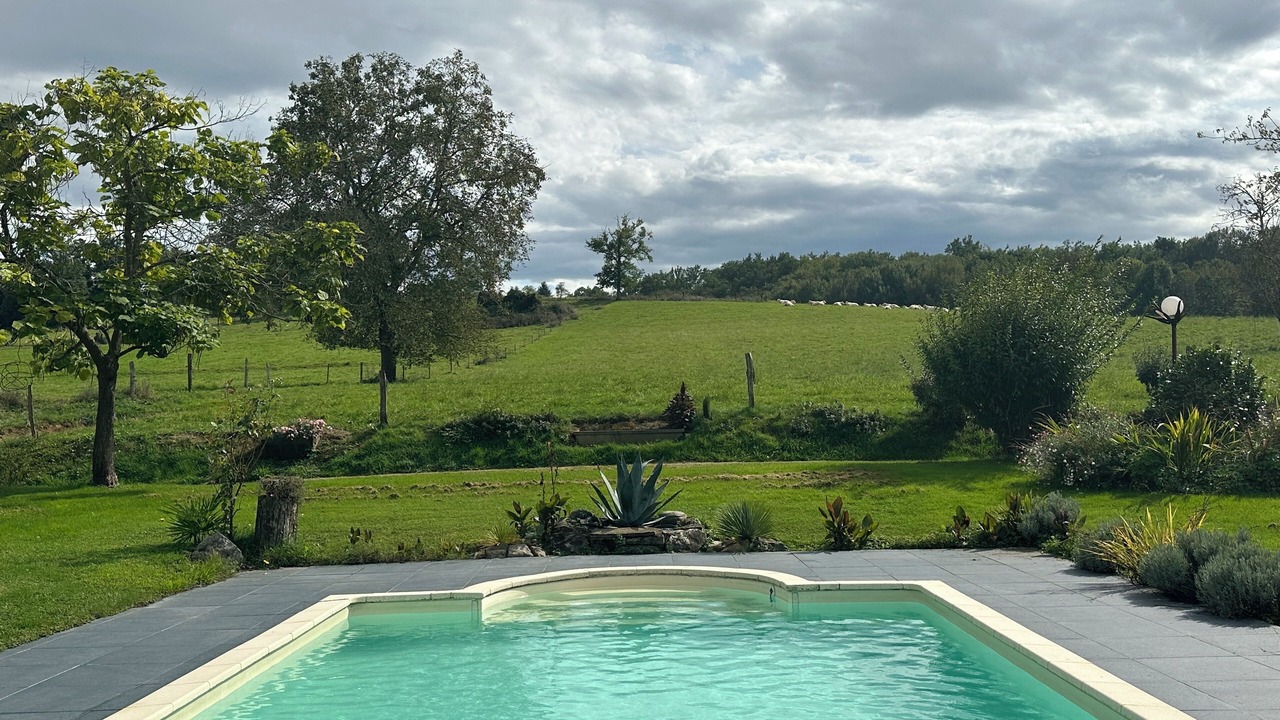 Photo of Outdoor in Ganties