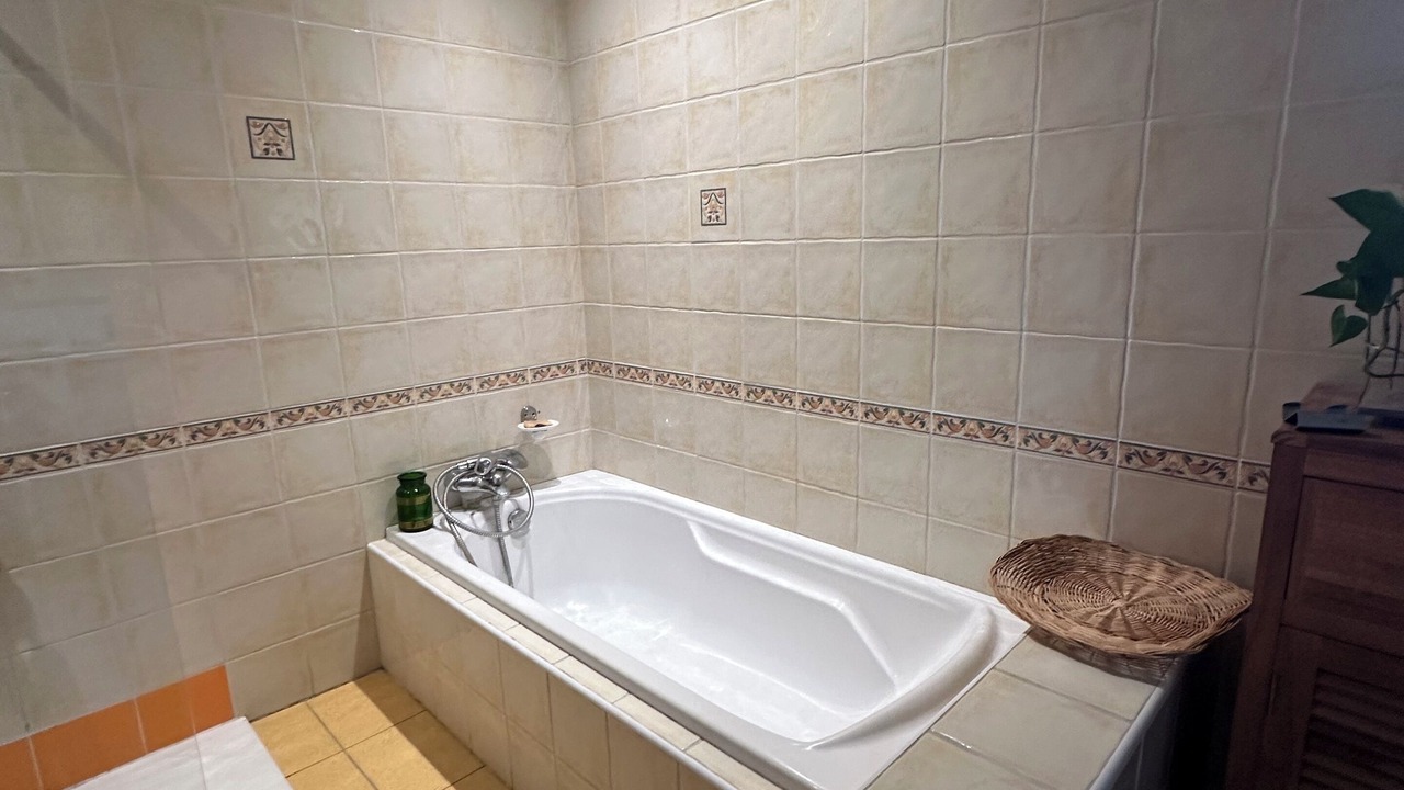 Photo of Bathroom in Ganties