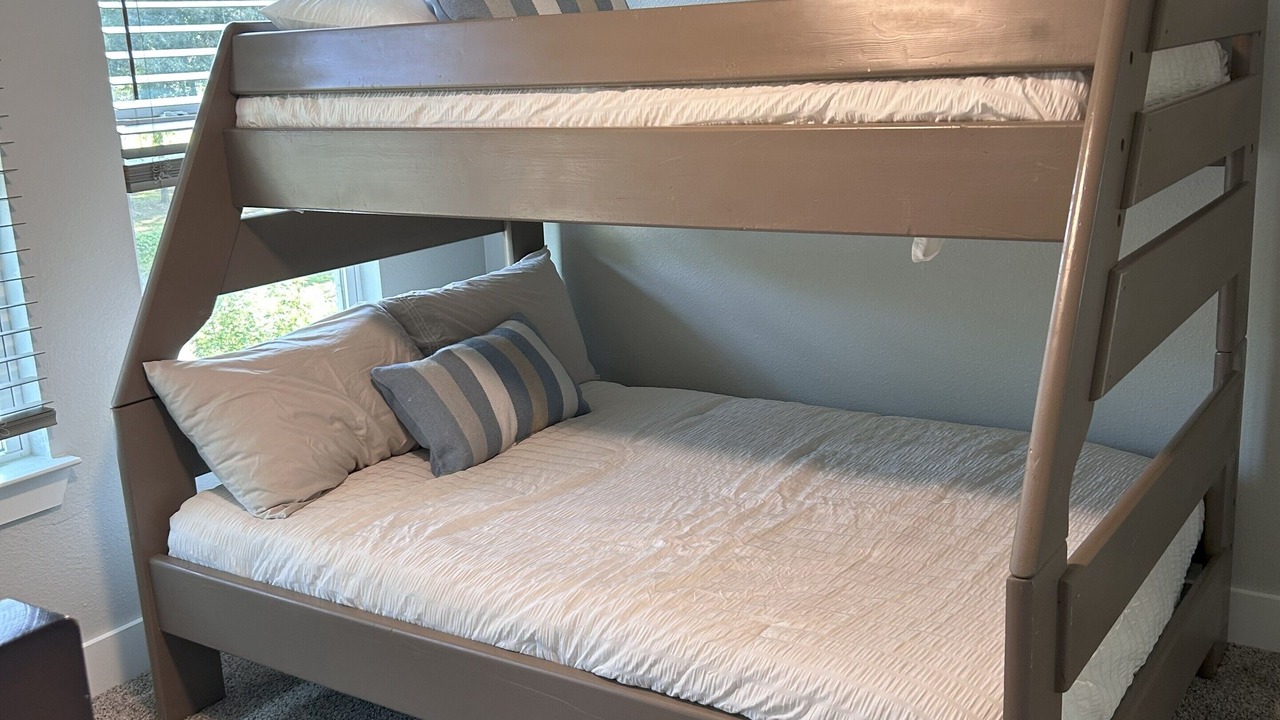 Photo of Bedroom in Cedar Creek Reservoir