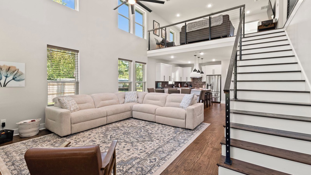 Photo of Livingroom in Cedar Creek Reservoir
