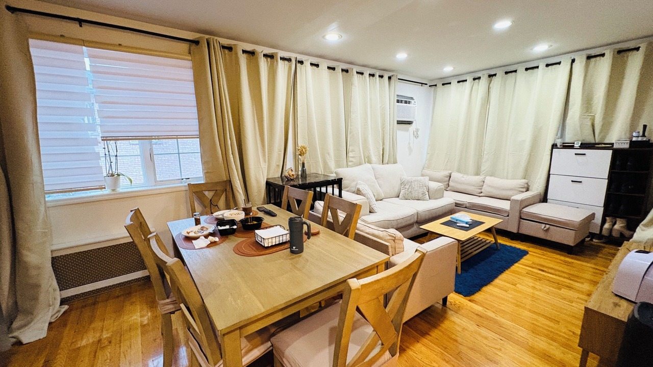 Photo of Livingroom in Murray Hill