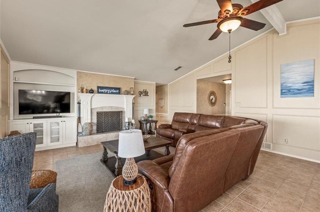Photo of Livingroom in Seven Points