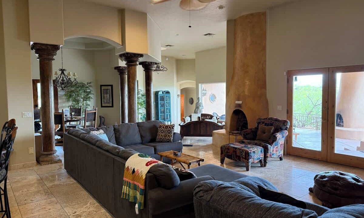 Photo of Livingroom in Catalina Foothills Estates