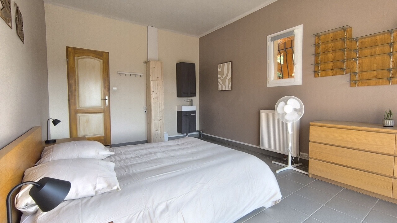 Photo of Bedroom in Saint-Michel-l'Observatoire