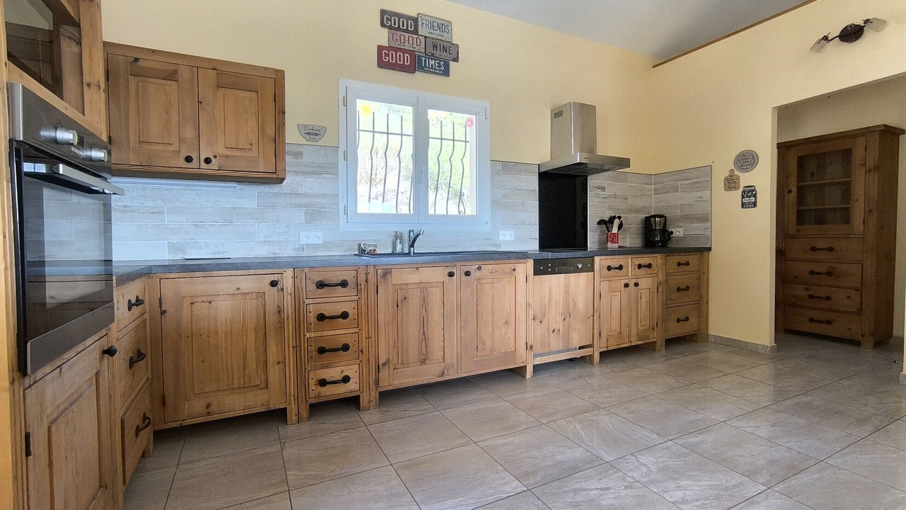 Photo of Kitchen in Saint-Michel-l'Observatoire