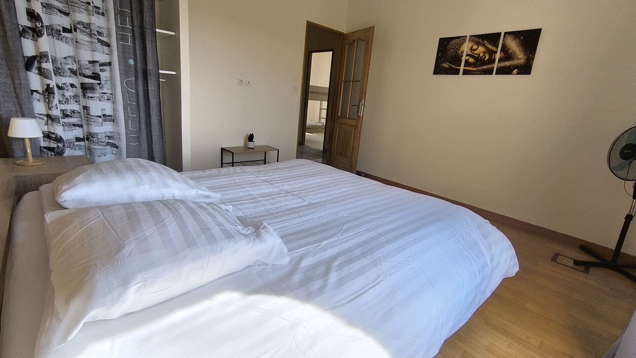 Photo of Bedroom in Saint-Michel-l'Observatoire