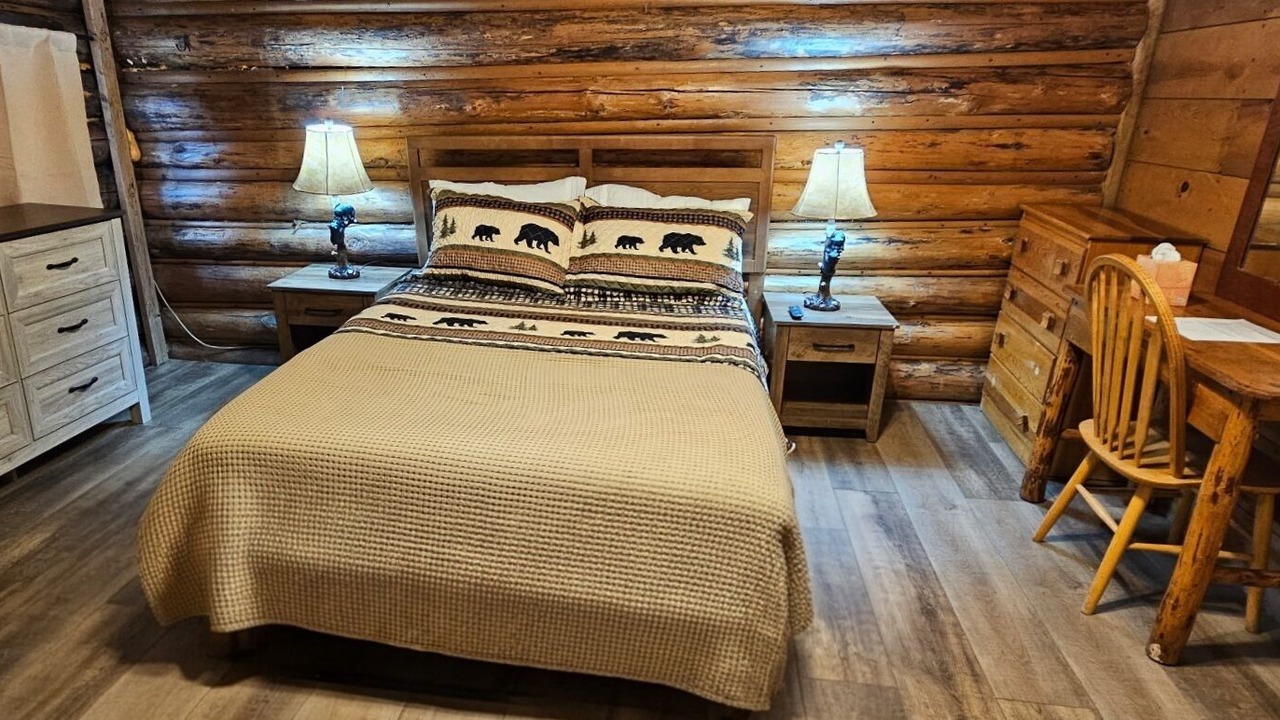 Photo of Bedroom in Cooke City-Silver Gate