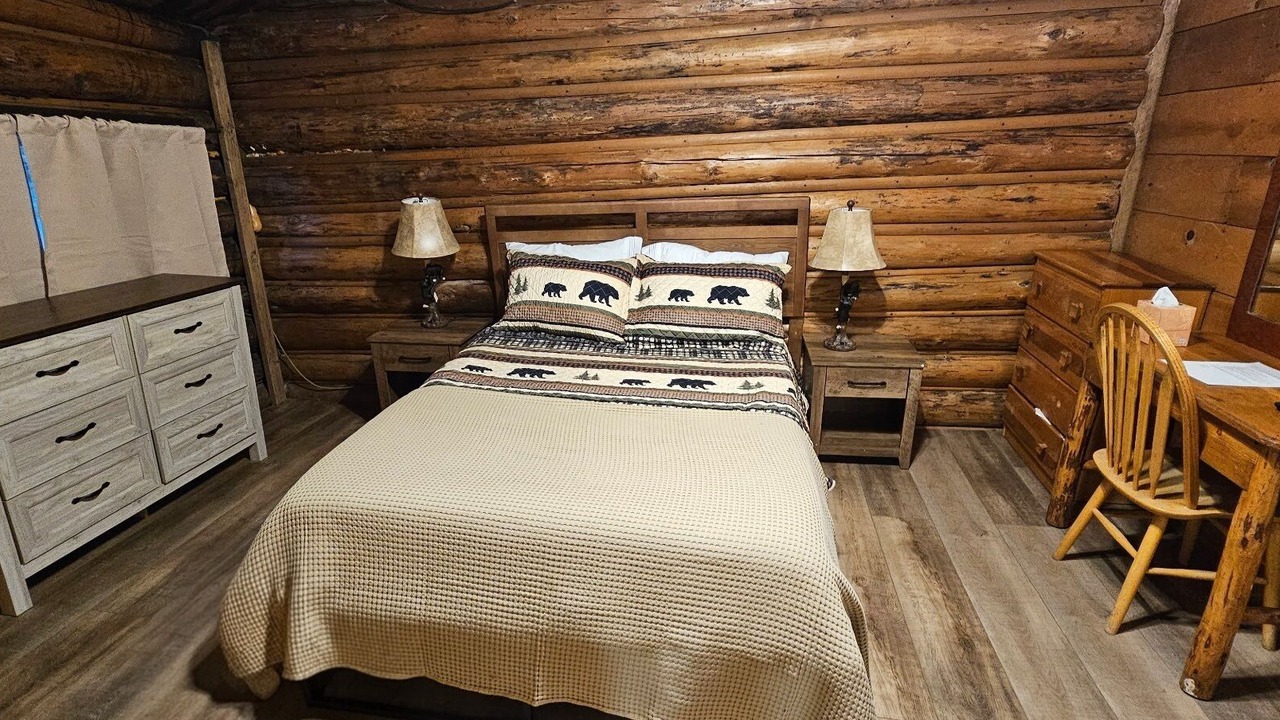 Photo of Bedroom in Cooke City-Silver Gate
