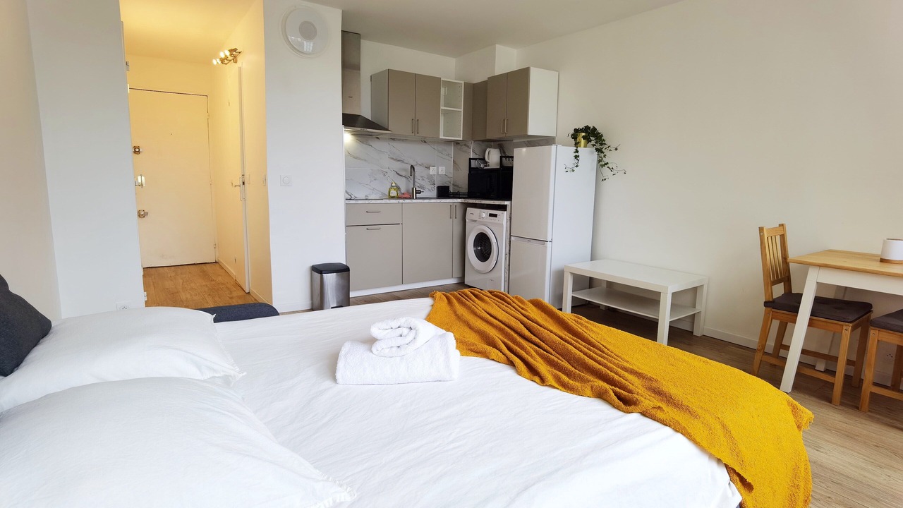 Photo of Bedroom in Vanves