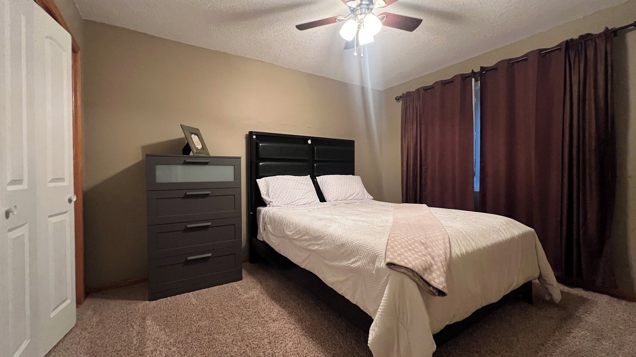 Photo of Bedroom in Urbandale