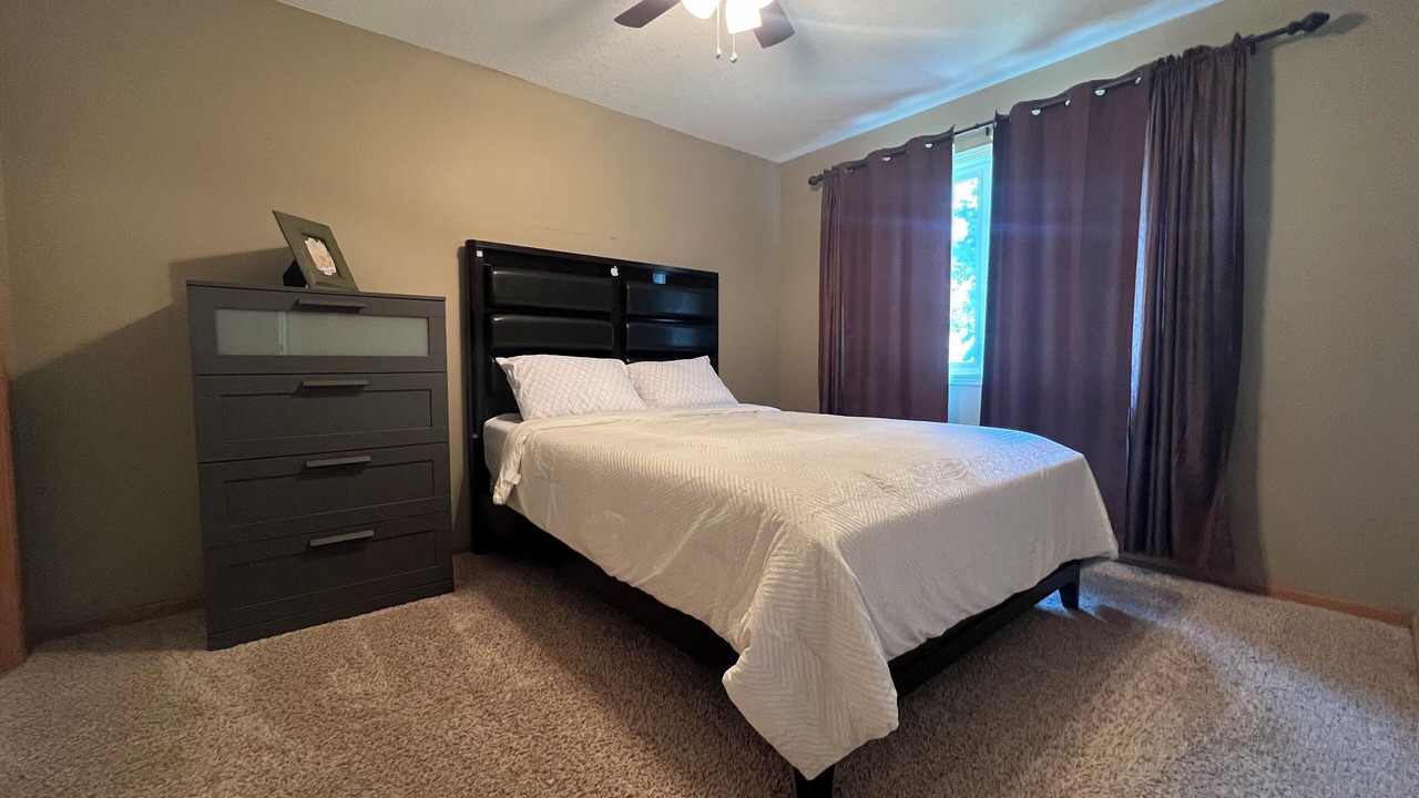 Photo of Bedroom in Urbandale