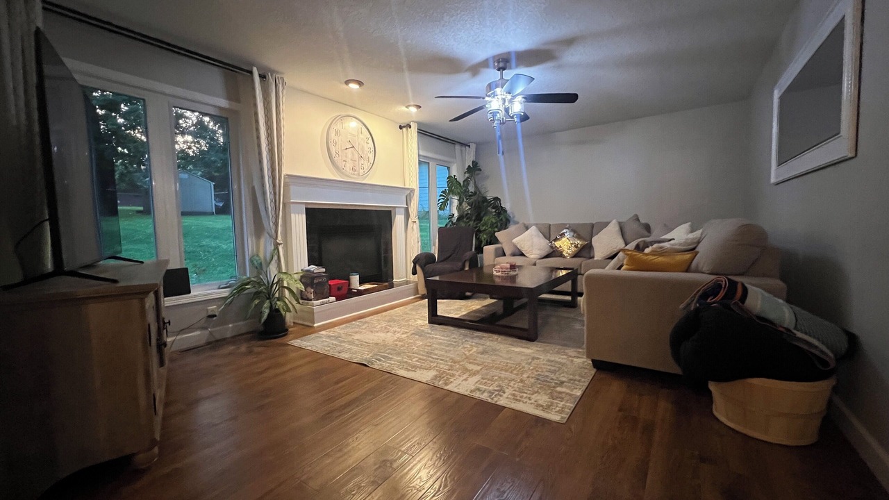 Photo of Livingroom in Urbandale