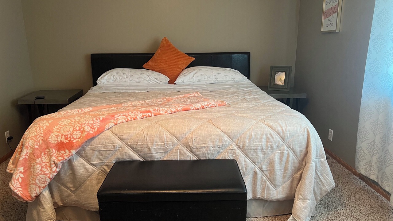 Photo of Bedroom in Urbandale