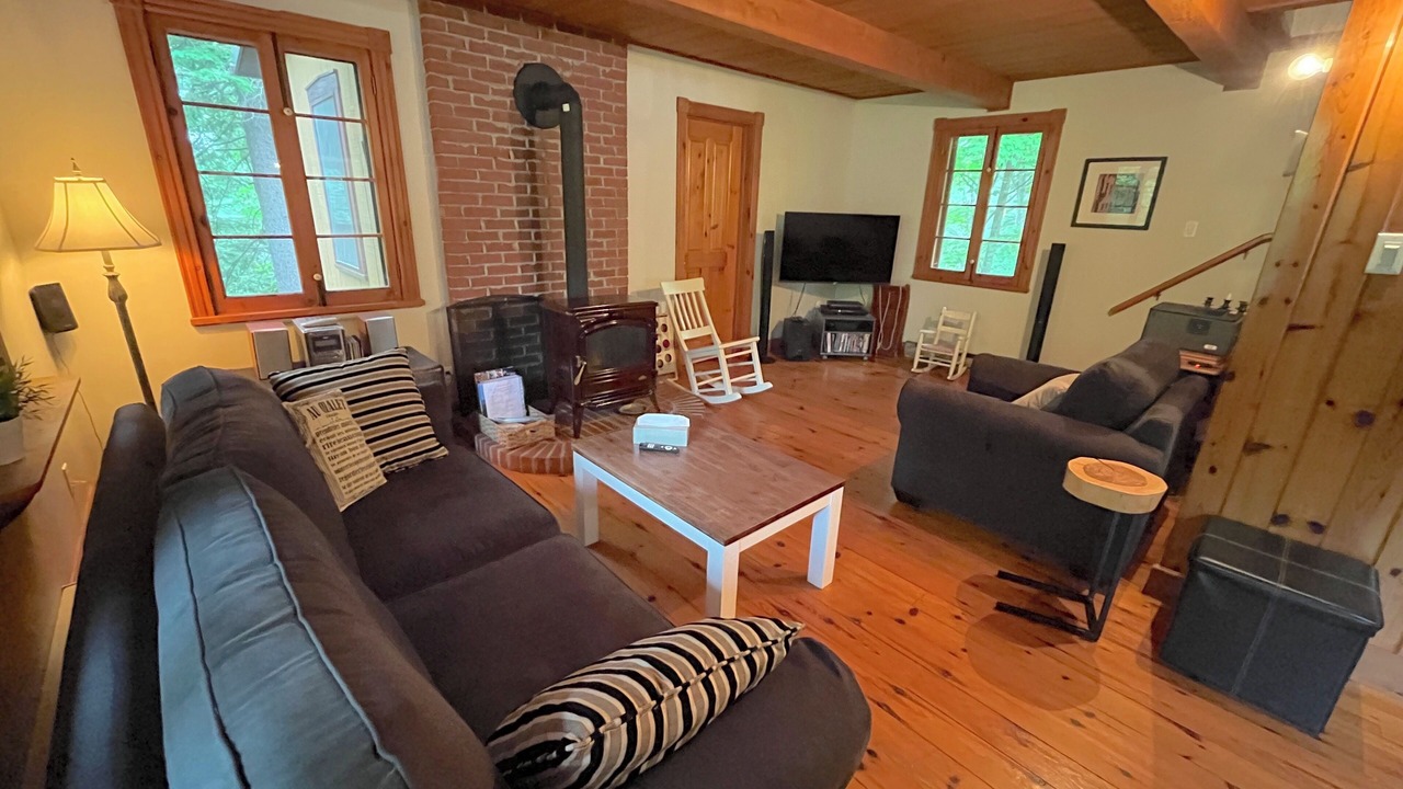 Photo of Livingroom in St-Adolphe-d'Howard