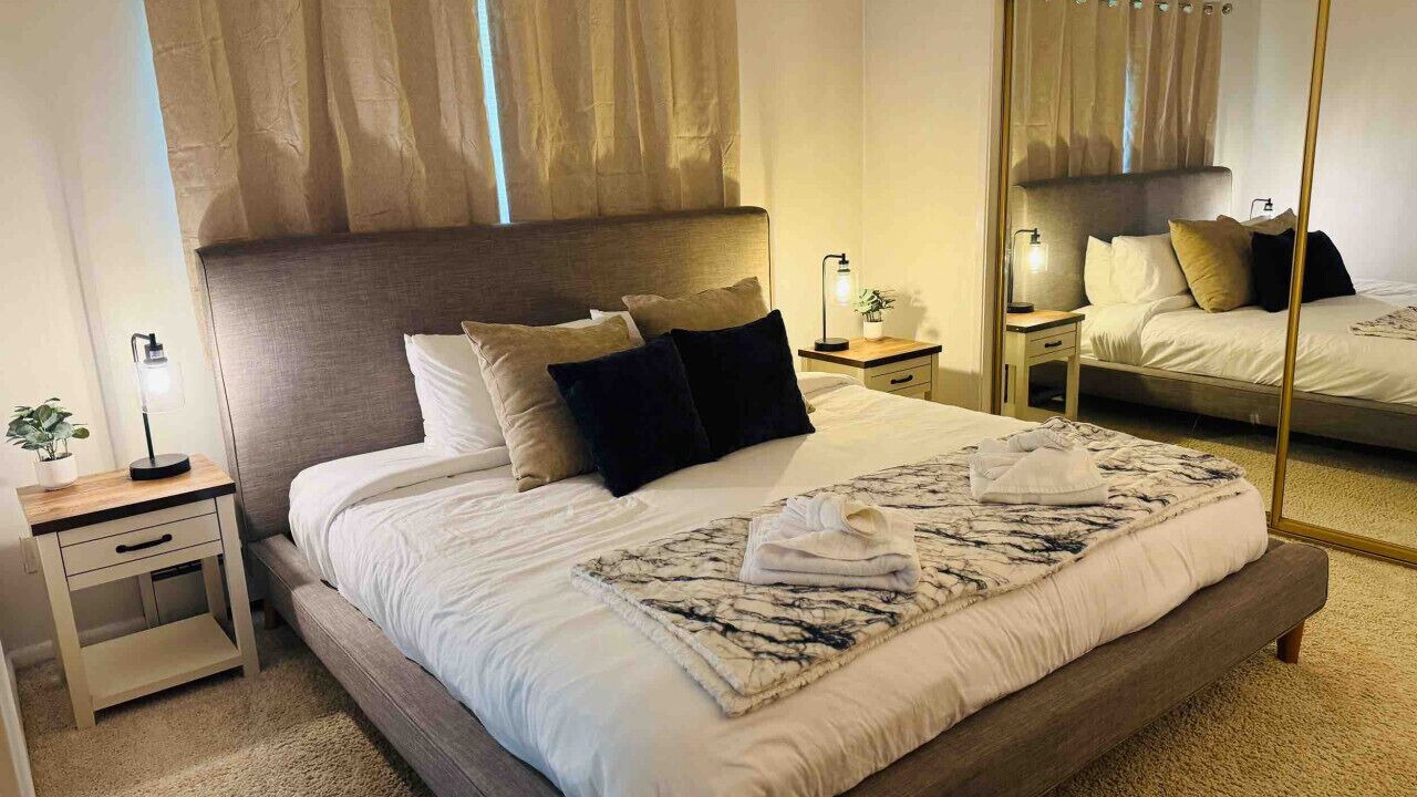 Photo of Bedroom in Oak Harbor