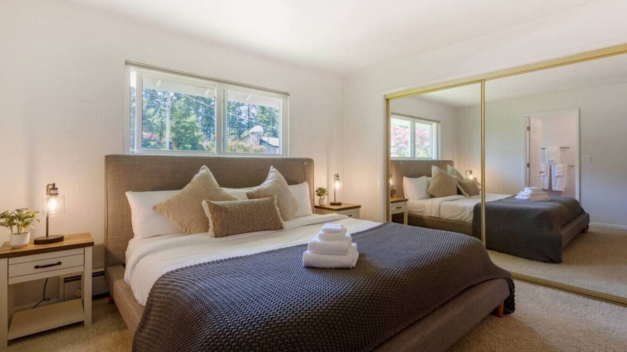 Photo of Bedroom in Oak Harbor