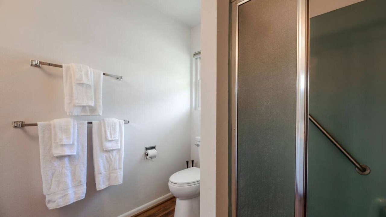 Photo of Bathroom in Oak Harbor